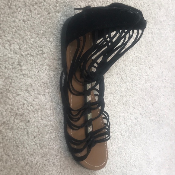 Flat black Sandals - Picture 2 of 3